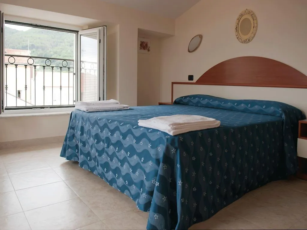 Residence Pax Fiumaretta di Ameglia 3*,